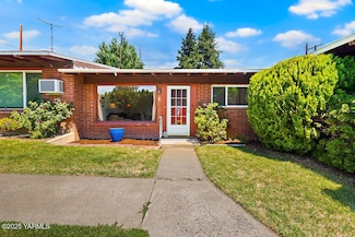 1501 W Chestnut Ave Unit 5, Yakima, WA 98902