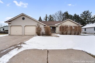 2126 Breton Rd SE, Grand Rapids, MI 49546
