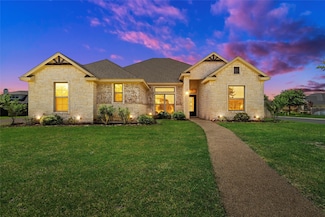 300 Desert Sky Dr, Mc Gregor, TX 76657
