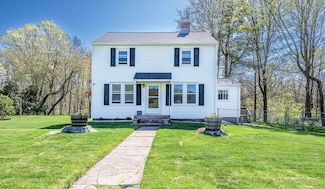 929 Totoket Rd, Northford, CT 06472