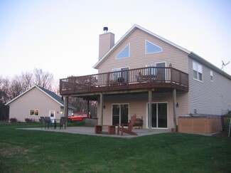 9668 S Lost Horizon Rd, Hanover, IL 61041