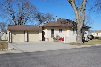 408 S Prairie Ave, Fairmont, MN 56031