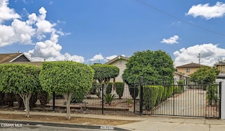 1520 W 107th St, Los Angeles, CA 90047