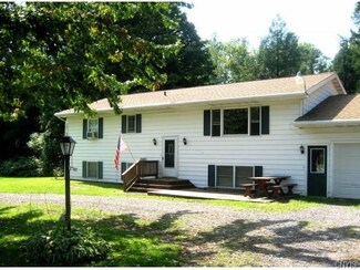 10321 Short Cut Rd, Weedsport, NY 13166