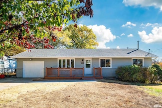 4502 NW Scenic Dr, Peoria, IL 61615