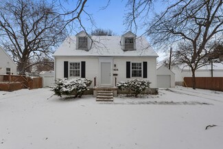 404 Fairview Dr, Champaign, IL 61820