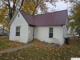 591 W 2nd St, Dallas City, IL 62330
