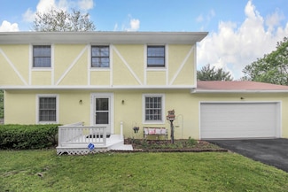 883 McNaughten Rd, Columbus, OH 43213