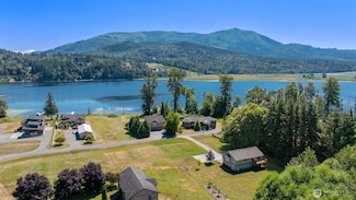 12700 Sawyer Ct, Clear Lake, WA 98273