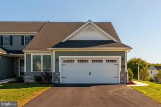 185 Copperstone Ct, Millersville, PA 17551