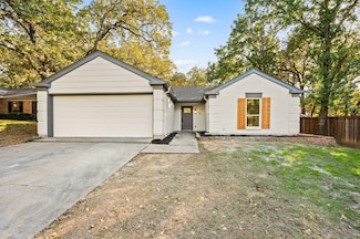 504 Wild Oak Ln, Euless, TX 76039