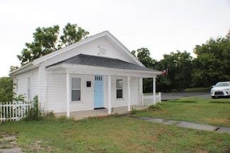 624 S South St, Mount Airy, NC 27030
