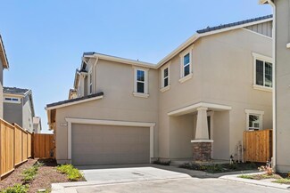 2061 Daisy Dr, Hollister, CA 95023