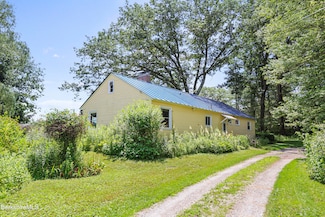 11 Squanto Rd, Lanesborough, MA 01237