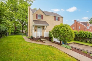 4967 Roberta Dr, Pittsburgh, PA 15236