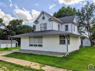 407 4th St, Summerfield, KS 66541