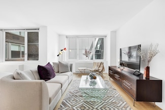 322 W 57th St Unit 27R, New York, NY 10019