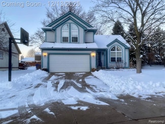 6866 Fox Ln, Waterford, MI 48327