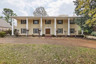 4272 Walnut Grove Rd, Memphis, TN 38117