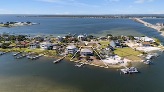252 Sabine Dr, Gulf Breeze, FL 32561