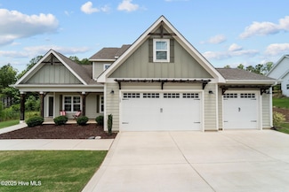 130 Amelia Dr, Carthage, NC 28327