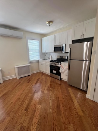 82-71 160th St Unit 2fl, Jamaica, NY 11432