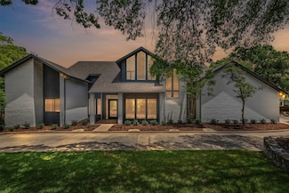 2109 Greta Ln, Fort Worth, TX 76120