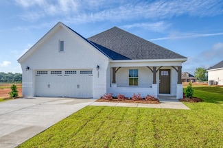 207 Zinnia Ln, Dothan, AL 36305