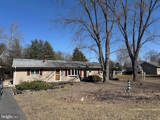 304 Cool Hollow Dr, Falling Waters, WV 25419