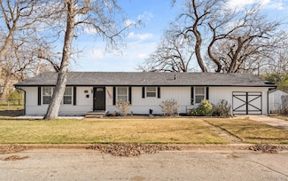 511 N Ricketts St, Sherman, TX 75092