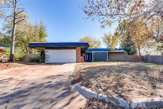 1004 Walnut Ct, Guthrie, OK 73044
