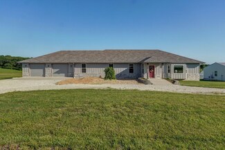 354 Ranch Estate Dr, Highlandville, MO 65669