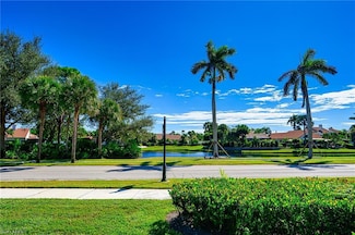 5809 Glencove Dr Unit 902, Naples, FL 34108