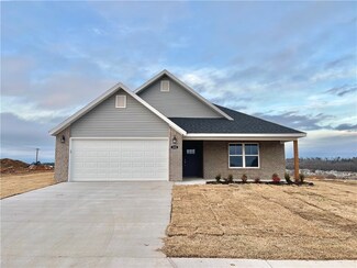 142 Tonya Loop, Huntsville, AR 72740