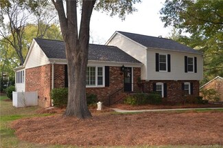7110 Abbotswood Dr, Charlotte, NC 28226