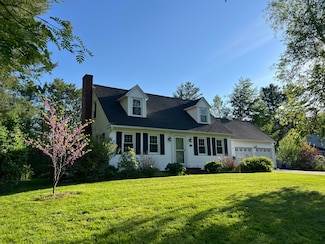 7 Edgewood Dr, Orono, ME 04473