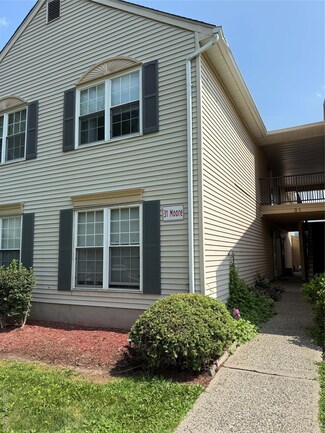 31 Moore Ln Unit 11, Washingtonville, NY 10992