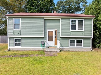 9 Aldrich St, West Warwick, RI 02893