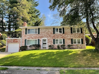 5103 Acorn Dr, Temple Hills, MD 20748