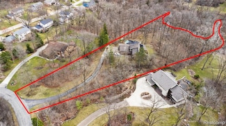 22933 Bristol Ct, Bingham Farms, MI 48025