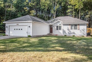 498 W Pontaluna Rd, Norton Shores, MI 49444