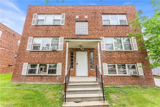 5175 Warrensville Center Rd Unit 1, Maple Heights, OH 44137