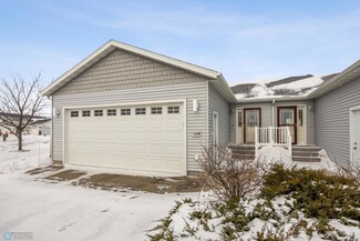 1049 Parkway Dr, West Fargo, ND 58078