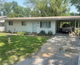 1516 Boones Lick Rd, Saint Charles, MO 63301