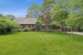 33 Center St, Yarmouth, ME 04096