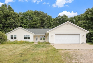 8772 N Riverview Dr, Kalamazoo, MI 49004