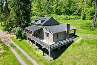 426 Hemlock Rd, Williamsburg, PA 16693