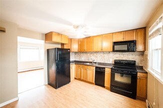 28 Blucher St, Manchester, NH 03102