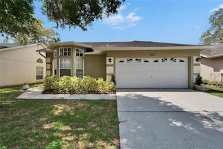 2527 Wrencrest Cir, Valrico, FL 33596