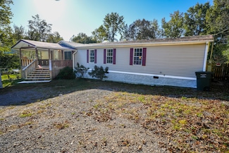 1207 Derby Dr, Cohutta, GA 30710